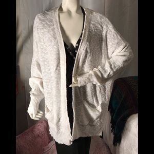 TAHARI BEAUTIFUL CARDIGAN